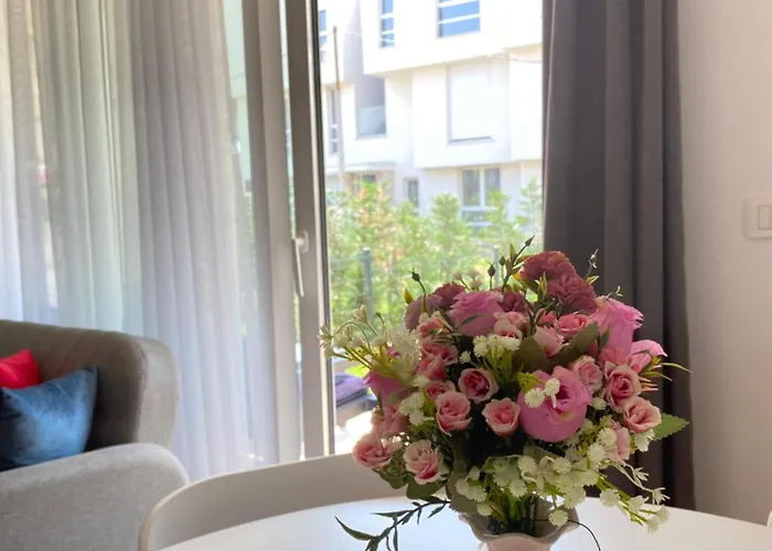 Margo, San Pietro Resort, Lalez