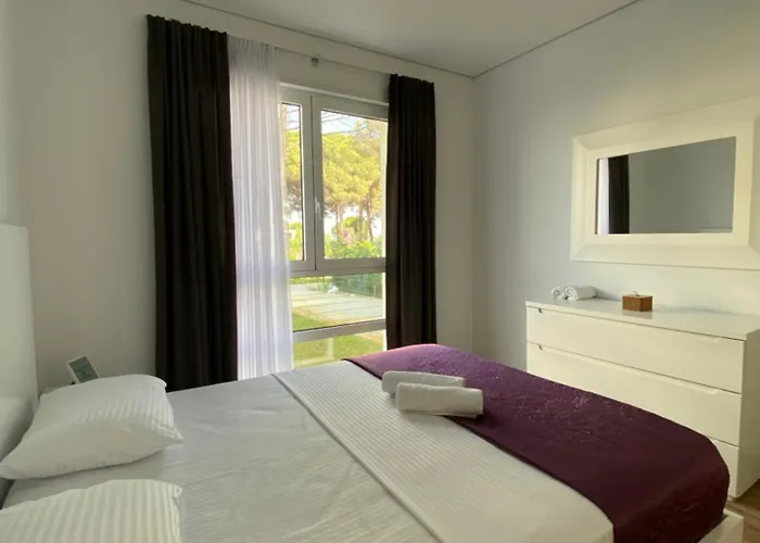 Margo, San Pietro Resort, Lalez *